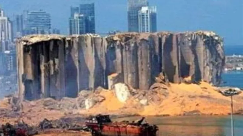 لبنان: تقارير حكومية تحذر من ارتفاع خطر سقوط أجزاء من صوامع الحبوب بميناء بيروت