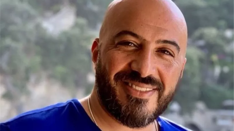 مجدي الهوارى يحتفل بتخرج ابنه عبر إنستجرام - صورة