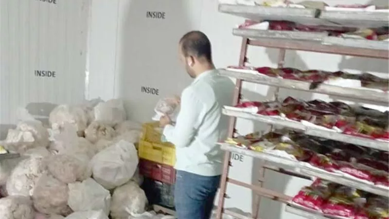ضبط 6 أطنان أغذية مجهولة المصدر
