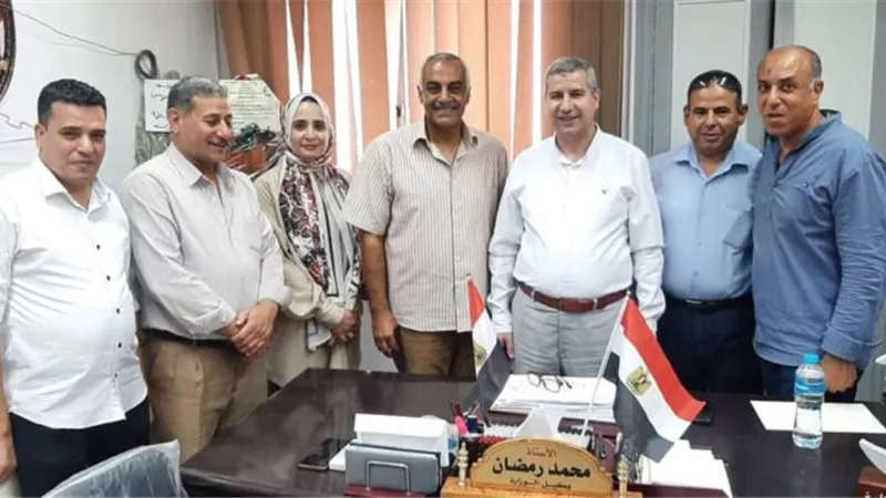 وكيل وزارة التعليم بالشرقية يكرم رئيس وأعضاء غرفة عمليات الشهادة الثانوية العامة