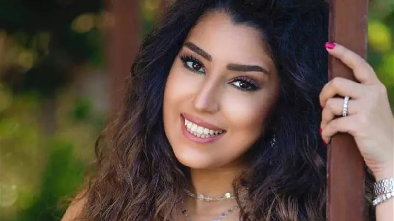 ايتن عامر تروج لـ : توتا فروتا