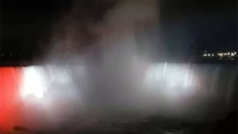 إنارة شلالات نياجرا بألوان العلم المصرى احتفالا بذكرى ثورة 23 يوليو