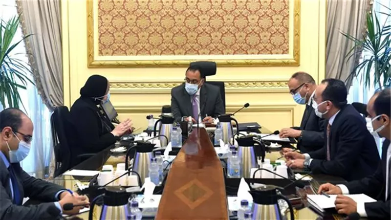 رئيس الوزراء يتابع مع وزيرة التجارة والصناعة موقف مبادرة الشراكة الصناعية التكاملية