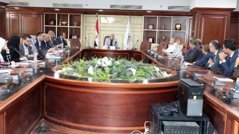 جمعية المستثمرين تبحث ترفيق منطقة الصناعات الثقيلة ببنى سويف