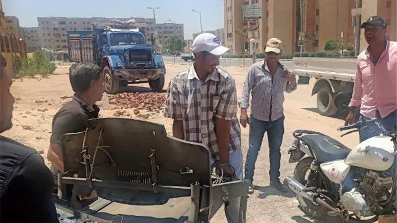 مندور: جهاز بدر ينفذ 40 قرارغلق و40 إزالة بالتعاون مع شرطة التعمير.. بالصور