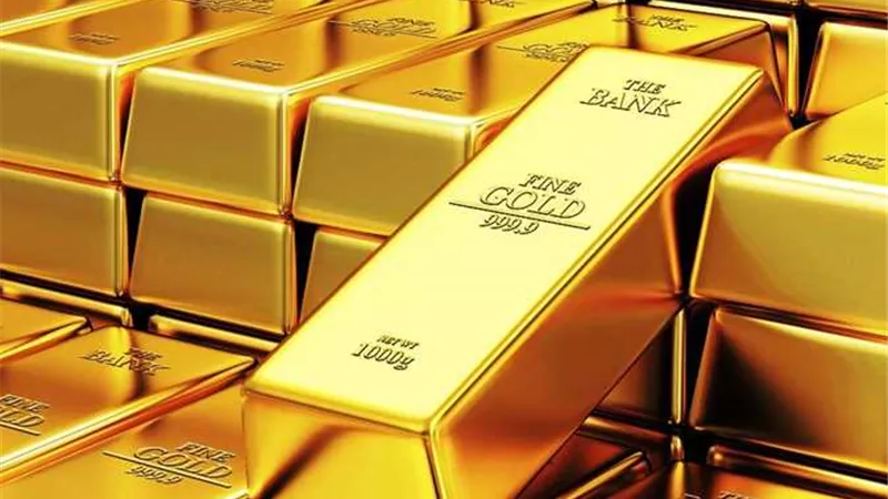 هبوط الذهب والدولار.. وتراجع عوائد سندات الخزانة الأمريكية إلى أدنى مستوى في 8 أسابيع