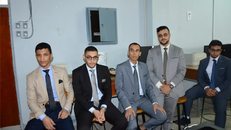 لأول مرة.. تصميم قمر صناعي مكعب في مشروع تخرج بهندسة أسيوط..صور