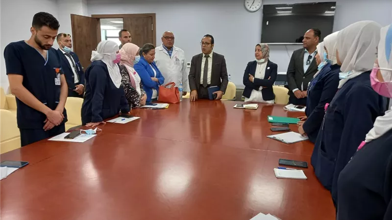 مدير الرعاية الصحية بالإسماعيلية يلتقي طواقم التمريض بمستشفى فايد التخصصى ..صور