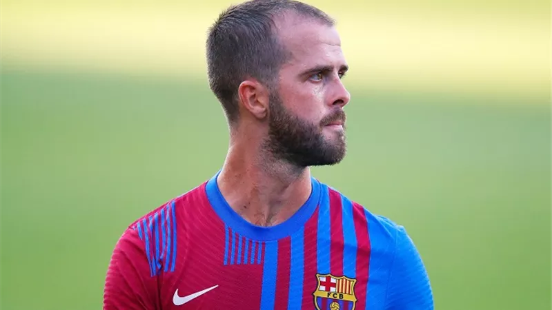نجم برشلونة : مستعدون للفوز بكل البطولات