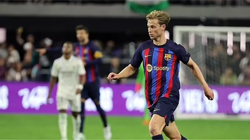 دى يونج يتخذ اجراء قانونى ضد برشلونة