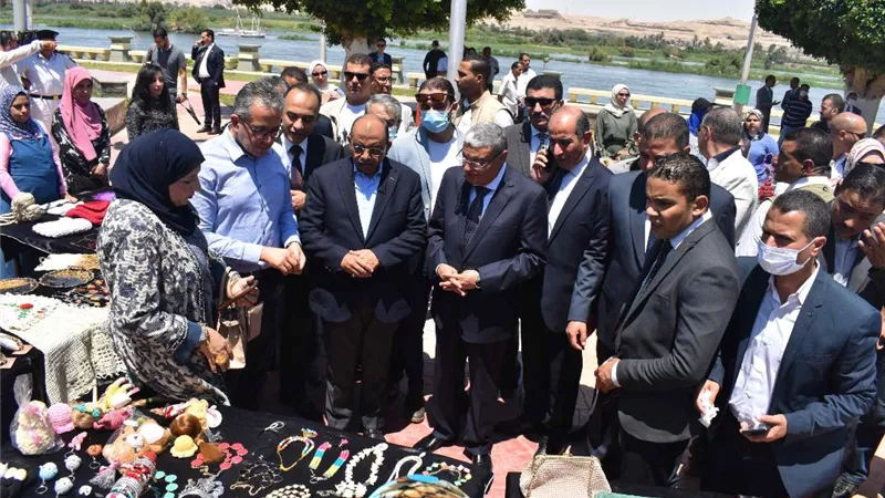 وزير التنمية المحلية فى المنيا :دعم إحياء الحرف التراثية واليدوية التى تتميز بها المحافظات