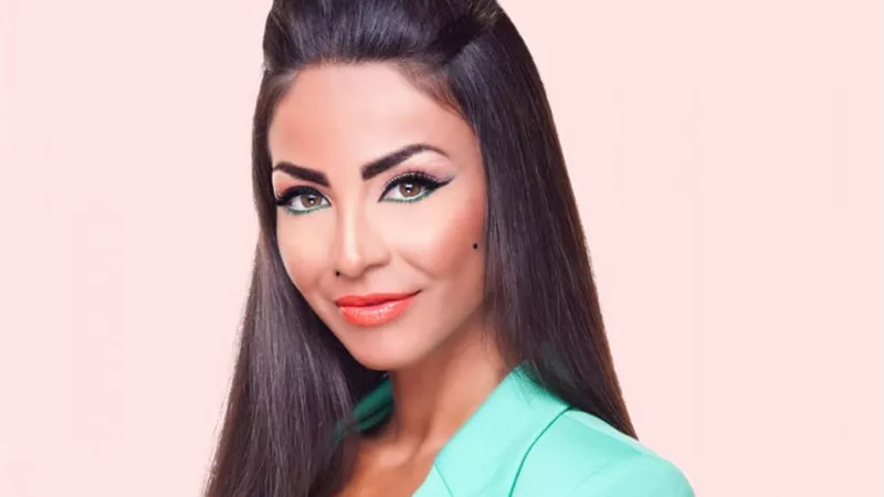 دوللي شاهين سعيدة لتصنيفها أجمل الفنانات العربيات