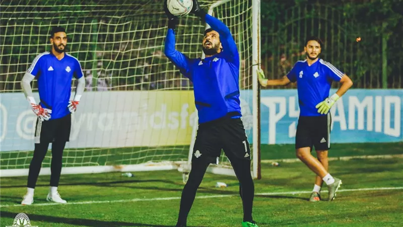 حارس بيراميدز يقترب من الانضمام إلى الاتحاد السكندري