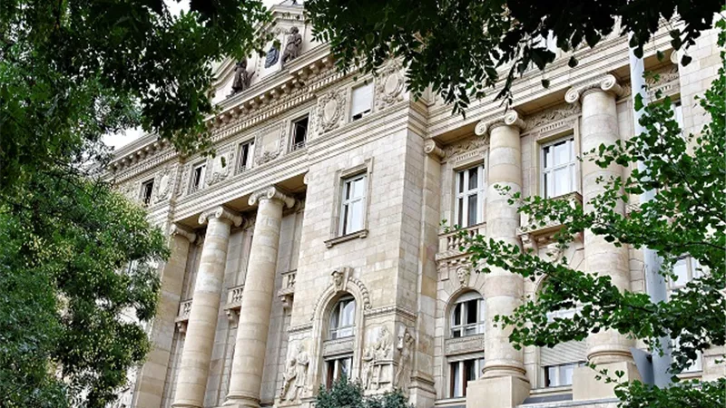 البنك الوطنى المجرى يرفع سعر الفائدة 1% بسبب استمرار التضخم