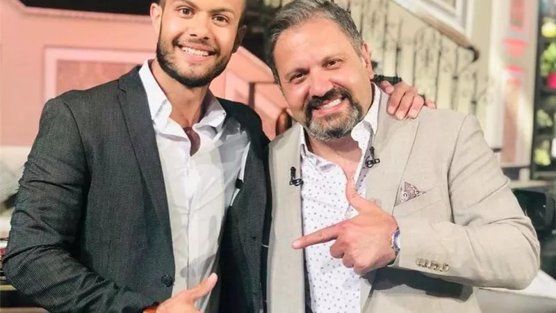 إدوارد ونجله في عمل غنائي سوياً