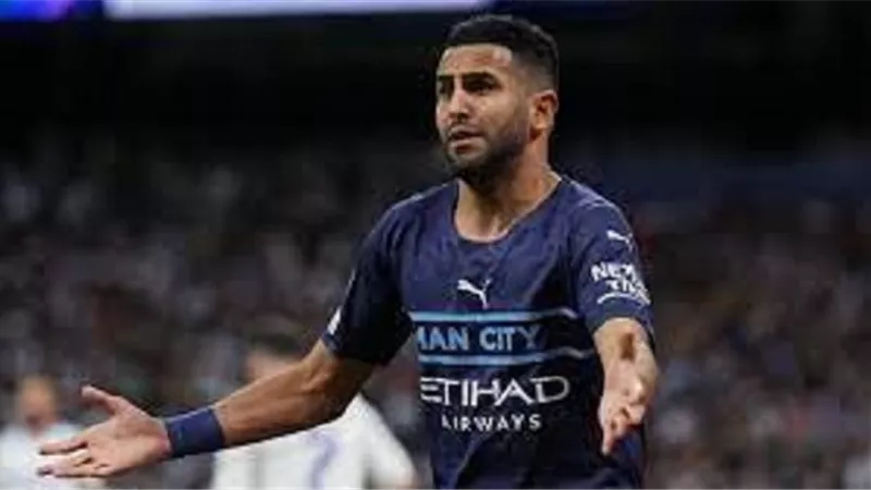 القيمة التسويقية لرياض محرز تتراجع بعد تجديد عقده مع مانشستر سيتي
