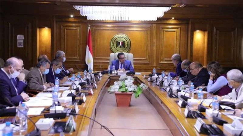 وزير التعليم العالي يؤكد أهمية الانتهاء من تطوير البرامج والخطط الدراسية للمعاهد الخاصة