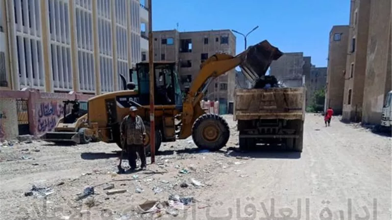 تكثيف حملات النظافة و الإنارة بمركز ومدينة الإسماعيلية