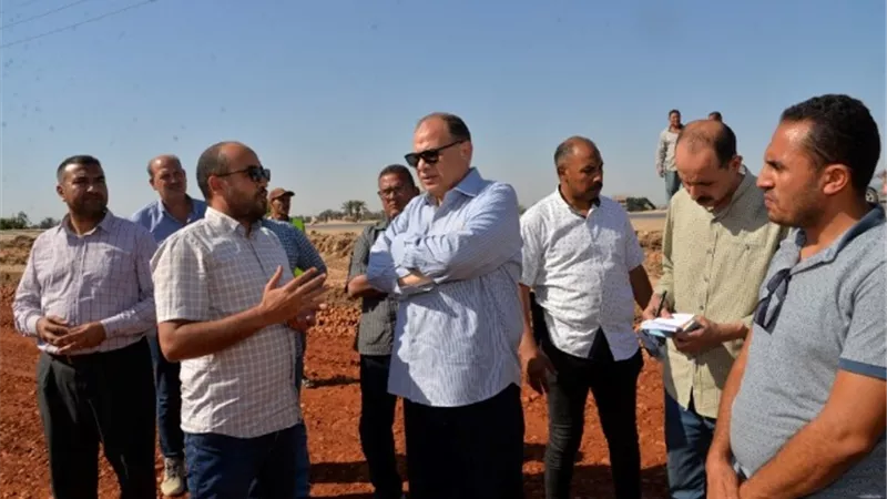 محافظ أسيوط يتفقد أعمال تنفيذ المرحلة الاولى من ازدواج طريق 