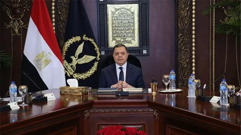 وزير الداخلية يهنئ رئيس مجلس الوزراء بمناسبة رأس السنة الهجرية