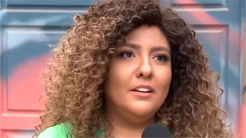 مي كساب في.. 
