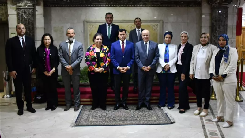 وزير الشباب يبحث التعاون مع مع المدير الإقليمي لمنظمة اليونيسيف