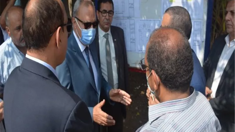 الهجان يعلن تدشين انشاء مبني جديد للإدارة الزراعية ومجمع لمواقف السيارات بكفر شكر