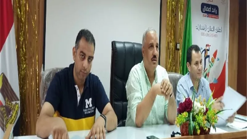 وكيل الشباب والرياضة بالقليوبية يجتمع بمسؤلي الهيئات والشؤون القانونية ومديري الادارات الفرعية