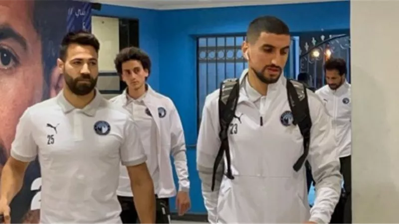بيراميدز يصل استاد الدفاع الجوى لمواجهة البنك الأهلى فى الدورى