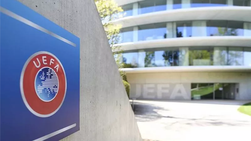 بملاعب فرنسا وألمانيا وأنجلترا فقط .. بدء تجربة وقوف الجماهير بالمدرجات