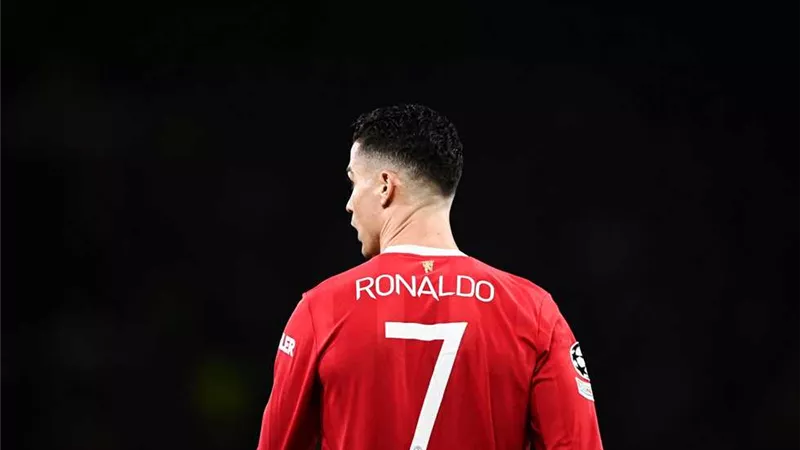 رئيس اتلتيكو مدريد يحسم الجدل حول صفقة رونالدو
