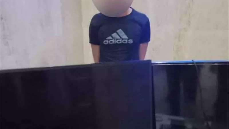 بأسلوب 