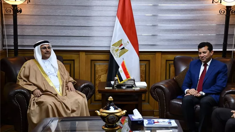 وزير الشباب والرياضة يبحث التعاون مع رئيس البرلمان العربي..صور