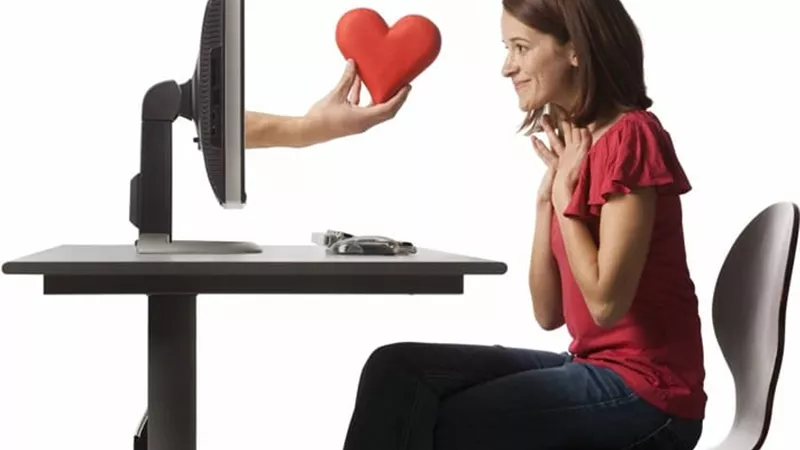 التفاعلات تبدو بريئة وقد تكون كارثية .. دراسة تحذر من مخاطر جديدة للانترنت