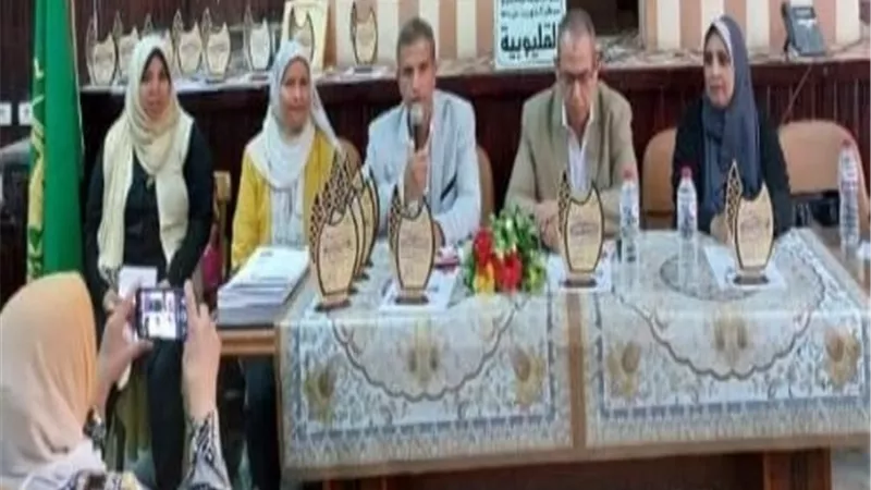 مؤكدا دعمه للأنشطة.. وكيل التعليم بالقليوبية يُكرم الفائزين في مسابقات التربية البيئية والسكانية والصحية