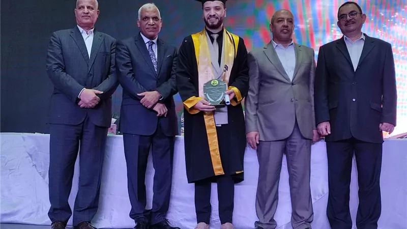 بالصور.. نقابة المهندسين بأسيوط تشارك في تكريم خريجي الدفعة 61 من طلاب كلية الهندسة