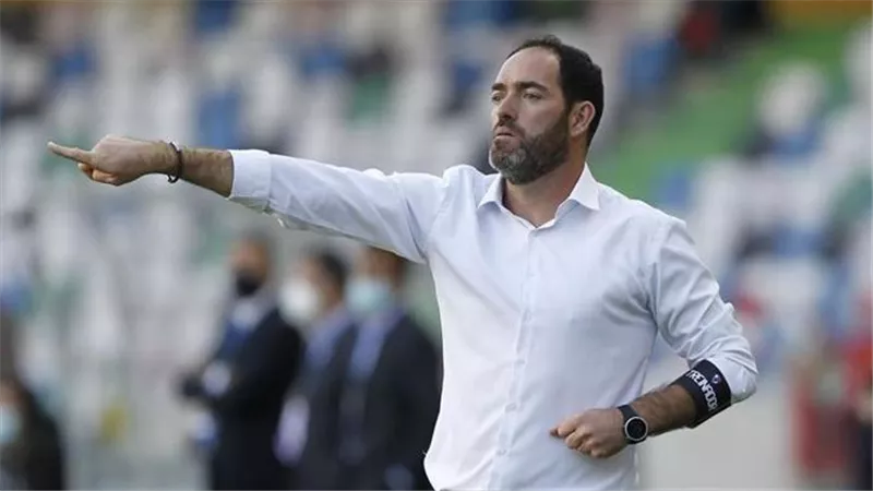 الاهلى يطيح بمديره الفنى سواريش فى هذه الحالة