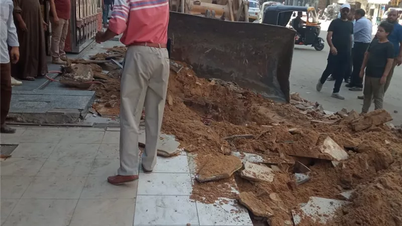 ازالة ٧ عقارات ببولاق الدكرور وارصفة مخالفة ب٦٥ شارع.. صور