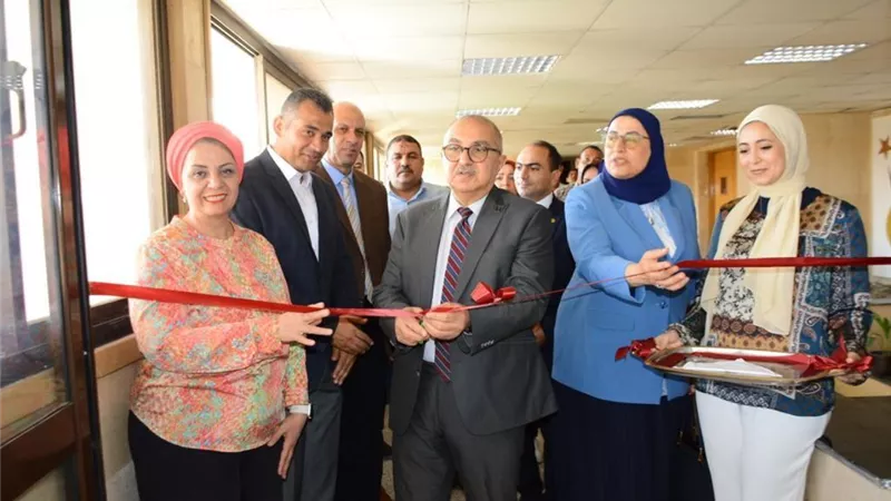 رئيس جامعة أسيوط يتفقد الافتتاح التجربيى للمركز الجامعى للتطوير المهنى