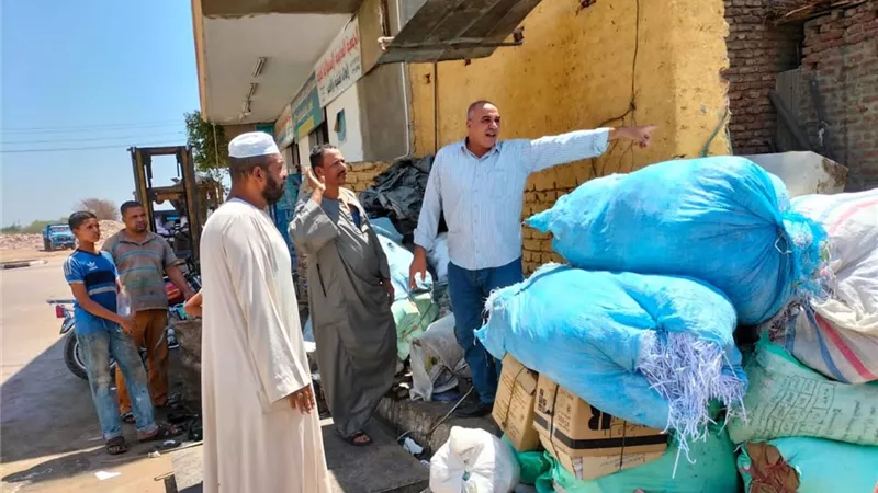 تحرير ١٨ محضر ومخالفة فى حملة للبيئة بالأقصر
