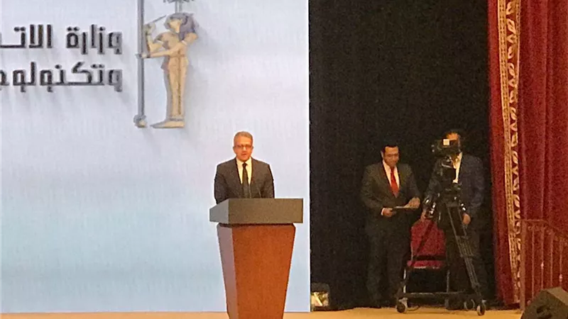 العنانى: رسائل نصية للسائحين فور وصولهم للتواصل و تلقى مقترحاتهم أو شكواهم