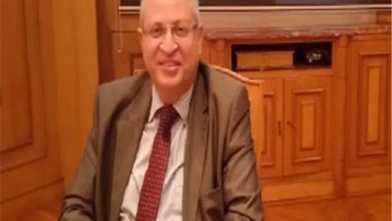 تنسيق الجامعات 2022.. نائب رئيس جامعة حلوان يتفقد اختبارات القدرات بالكليات