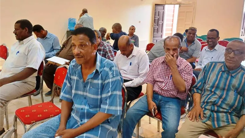 محافظ أسوان يتابع الجهود المبذولة لمناقشة مشكلة محو الأمية والتسرب من التعليم