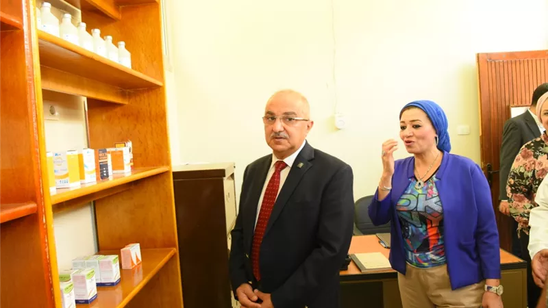 رئيس جامعة أسيوط يفتتح أول وحدة تصنيع لمنتجات اللحوم بمستشفى الطب البيطري