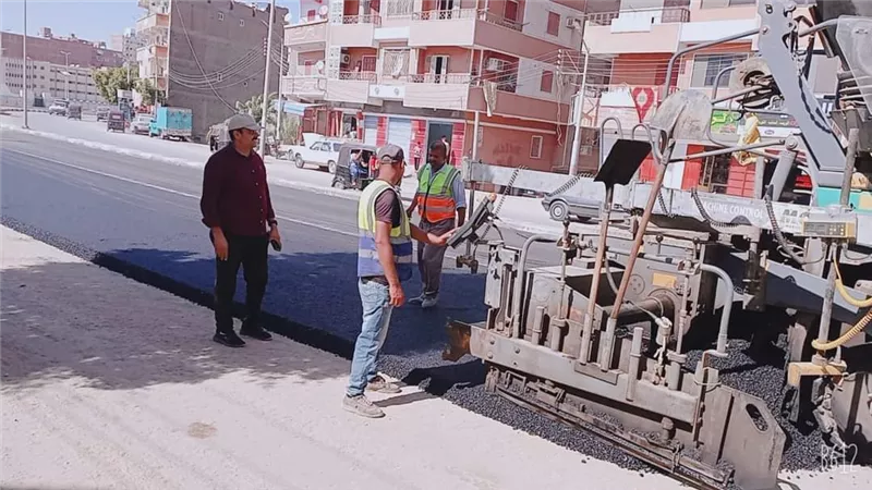 محافظ أسيوط: رصف طريق (أسيوط/سوهاج) بمدينة أبوتيج لتحسين ورفع كفاءة الطرق