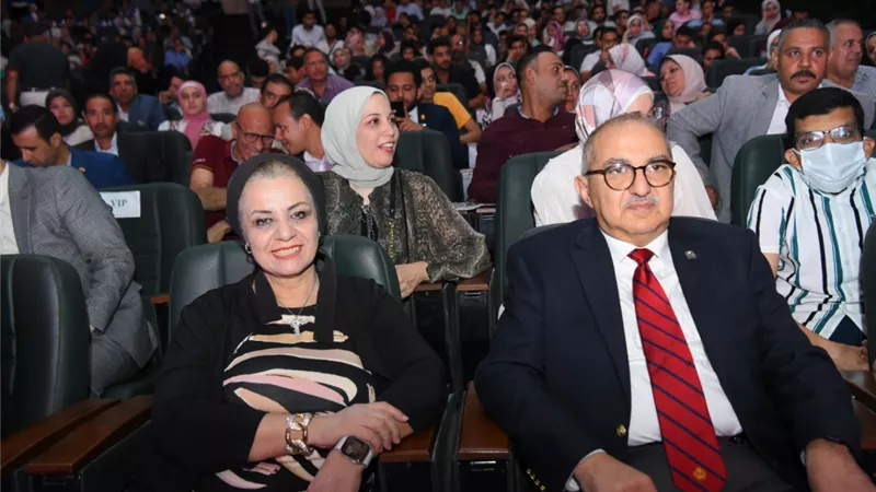 جامعة أسيوط تكرم رئيسها فى آخر أيام فترة رئاسته للجامعة