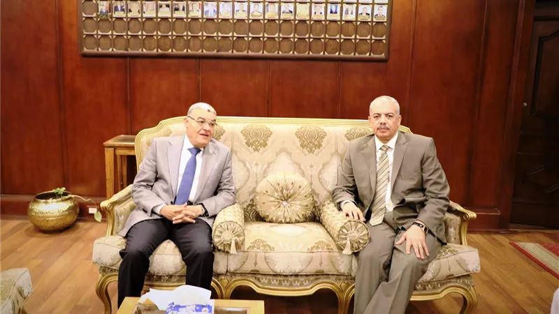 محافظ و مدير أمن المنيا يستعرضان التعاون المشترك