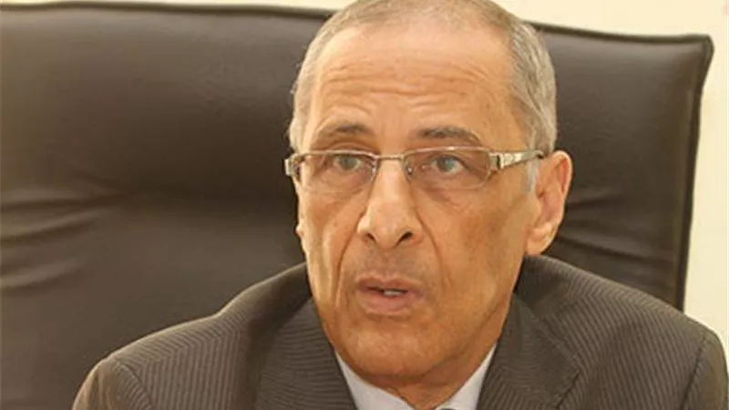 القوصى يحث فريق الازهر على تصنيع النموذج النهائى للقمر الصناعي