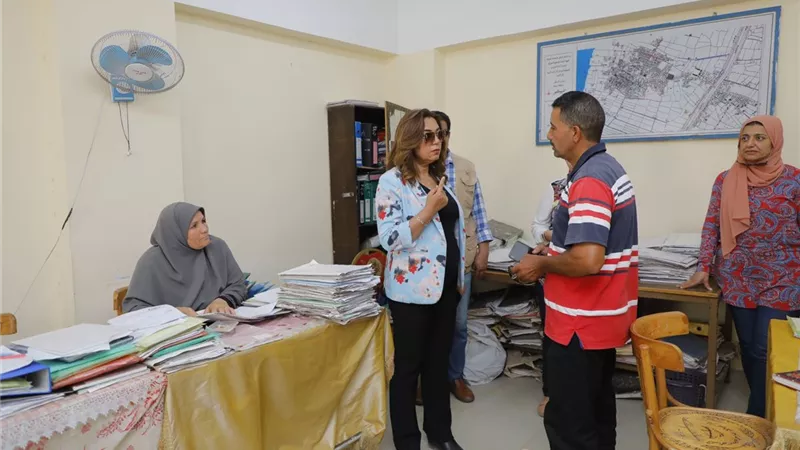 محافظ دمياط تفاجئ قرية كفر العرب وتشدد على النظافة والإشغالات..صور
