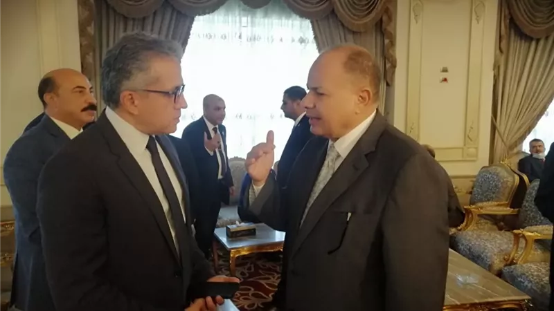 محافظ أسيوط يطالب وزير الآثار بسرعة ترميم قصر ألكسان تمهيدًا لافتتاحه متحفًا قوميًا للمحافظة